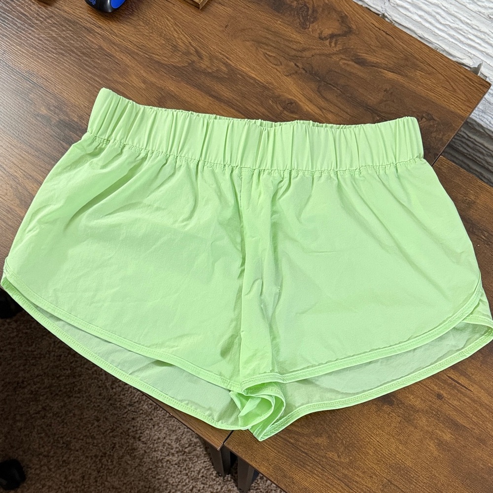 HALARA Light Green Nylon Shorts